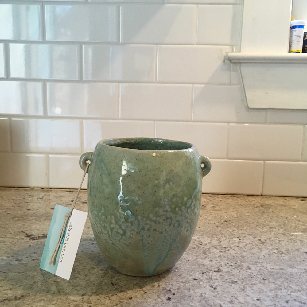 Lovely green pottery vase/pot